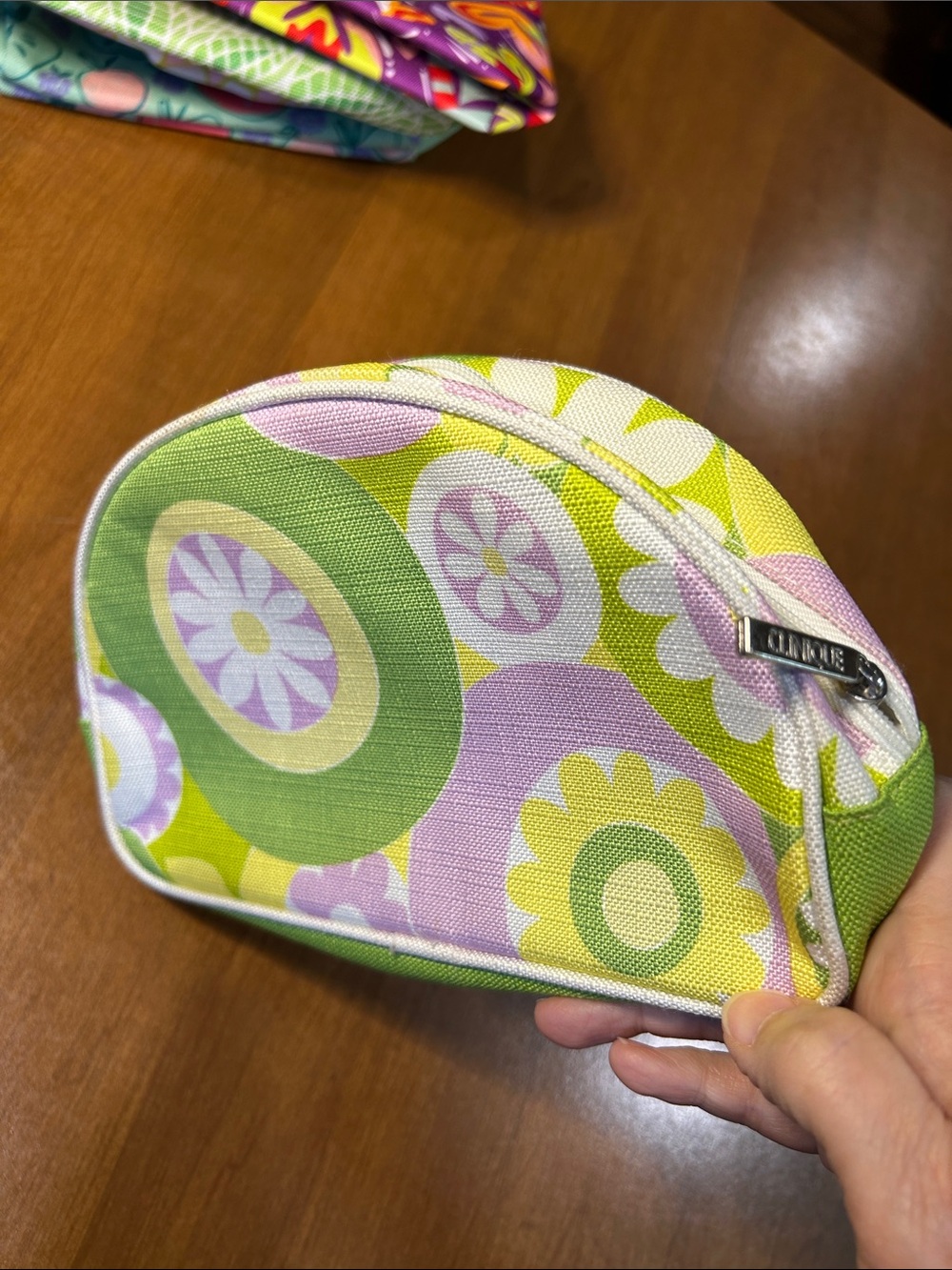 6 Clinique Travel Pouch - cosmetic bags - Picture 7 of 7
